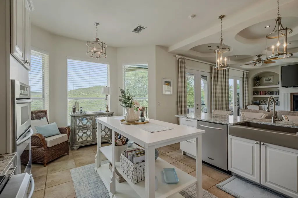 10211 Middle Darleen Leander TX 78641