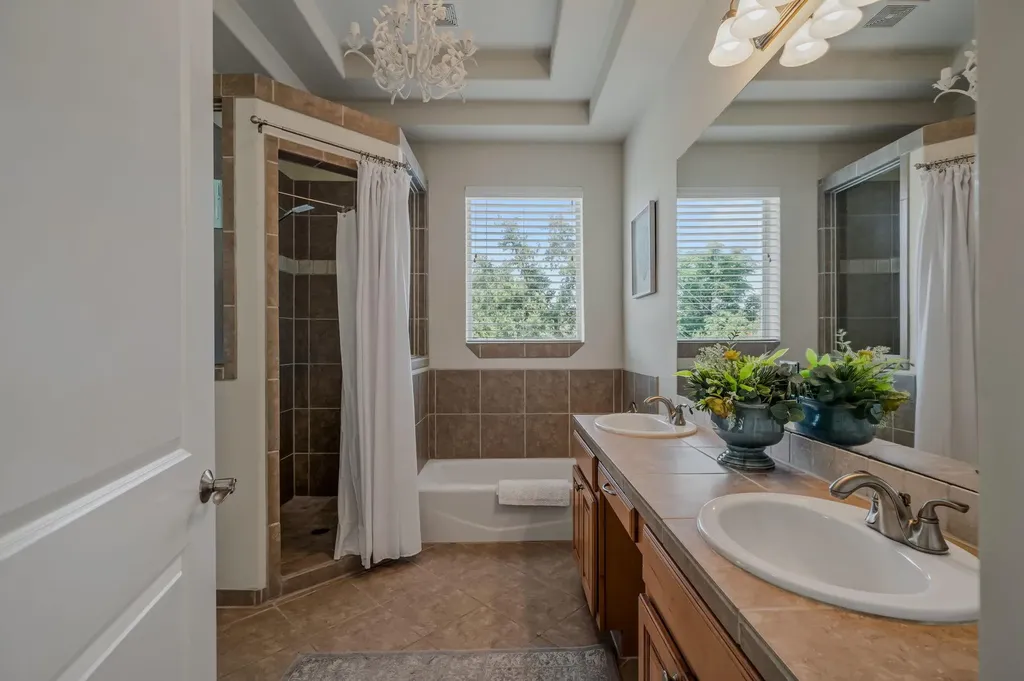 10211 Middle Darleen Leander TX 78641