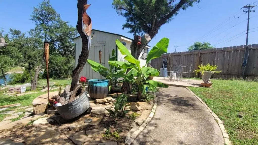 20203 Barnett Glenn Road Spicewood TX 78669