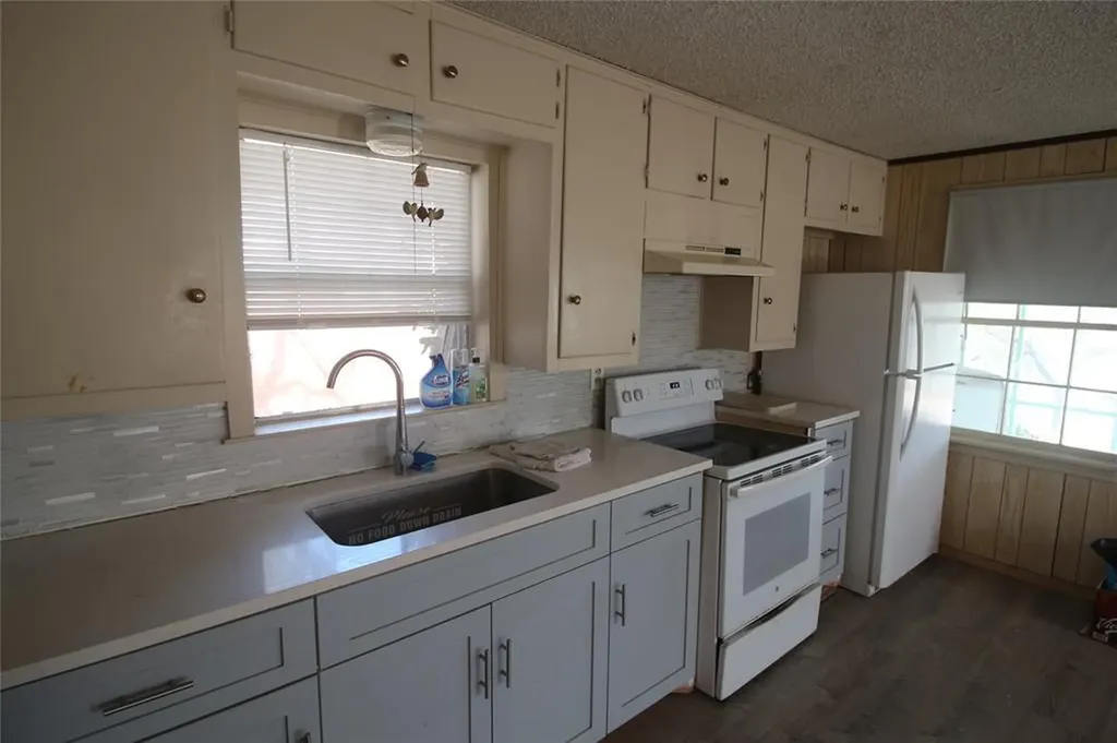 20203 Barnett Glenn Road Spicewood TX 78669