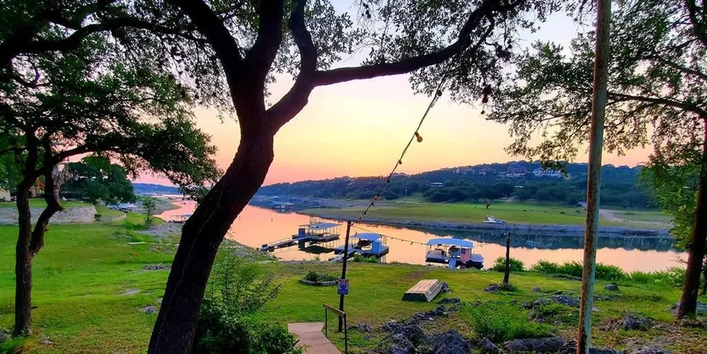 20203 Barnett Glenn Road Spicewood TX 78669