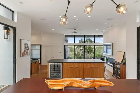 425 Yaupon Valley Road West Lake Hills TX 78746