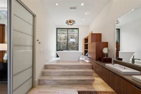 425 Yaupon Valley Road West Lake Hills TX 78746