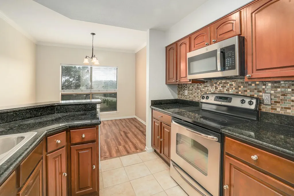 6000 Shepherd Mountain Cove Austin TX 78730