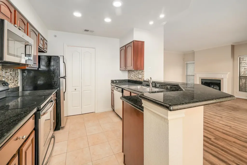 6000 Shepherd Mountain Cove Austin TX 78730