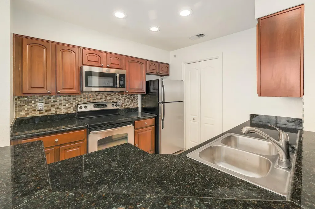6000 Shepherd Mountain Cove Austin TX 78730