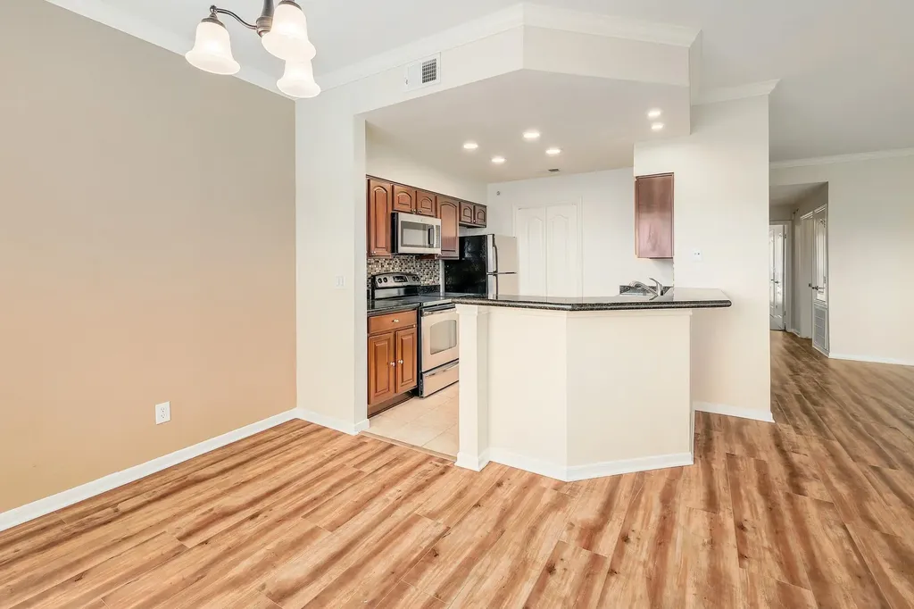 6000 Shepherd Mountain Cove Austin TX 78730