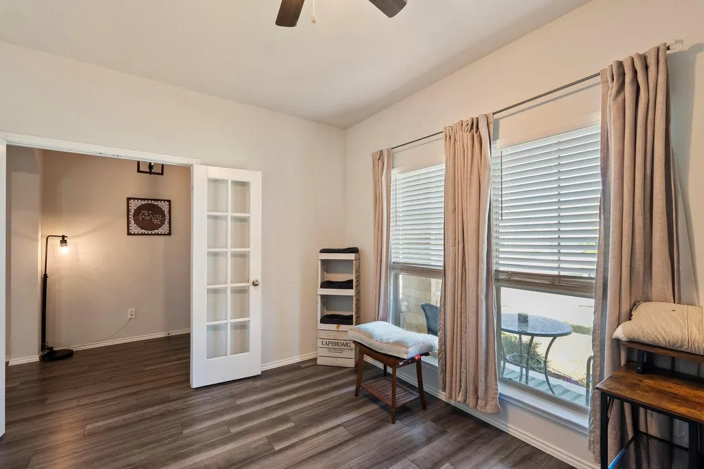 112 Pivot Drive Taylor TX 76574