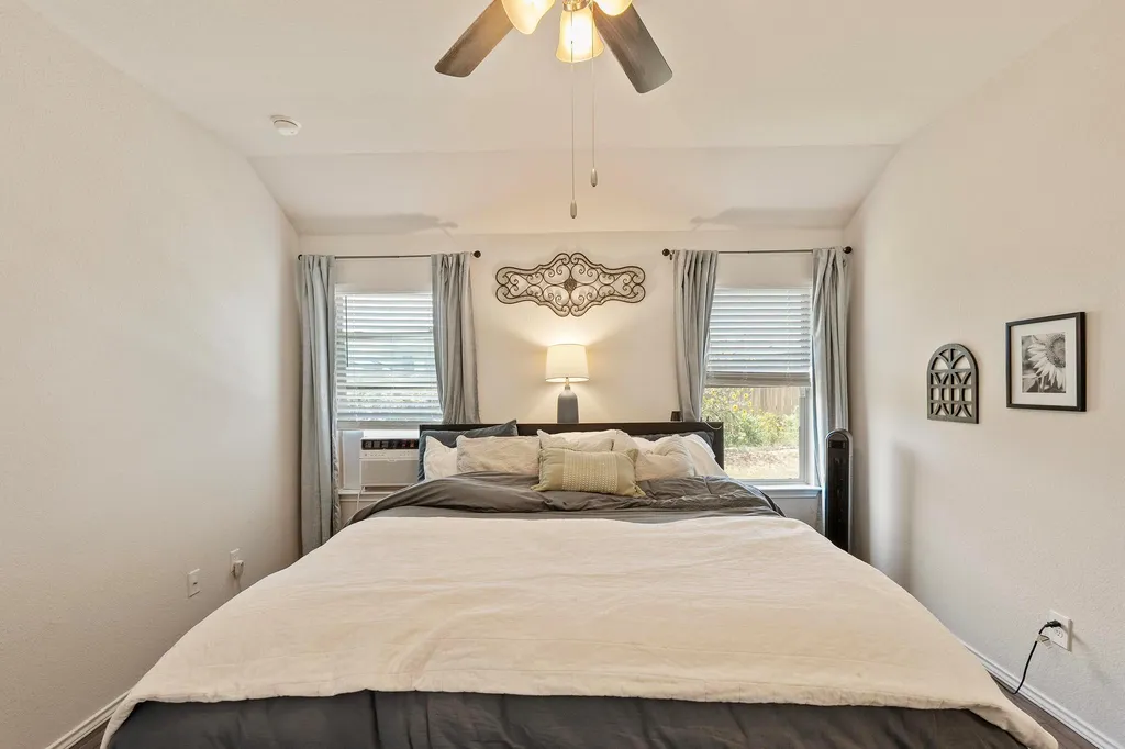 112 Pivot Drive Taylor TX 76574