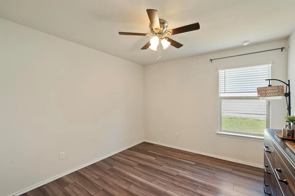 112 Pivot Drive Taylor TX 76574