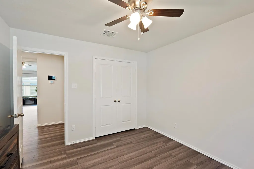 112 Pivot Drive Taylor TX 76574