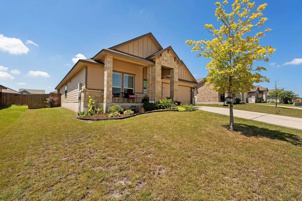 112 Pivot Drive Taylor TX 76574
