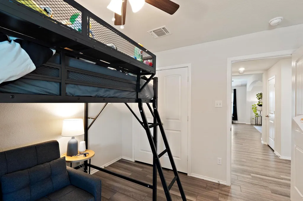 112 Pivot Drive Taylor TX 76574