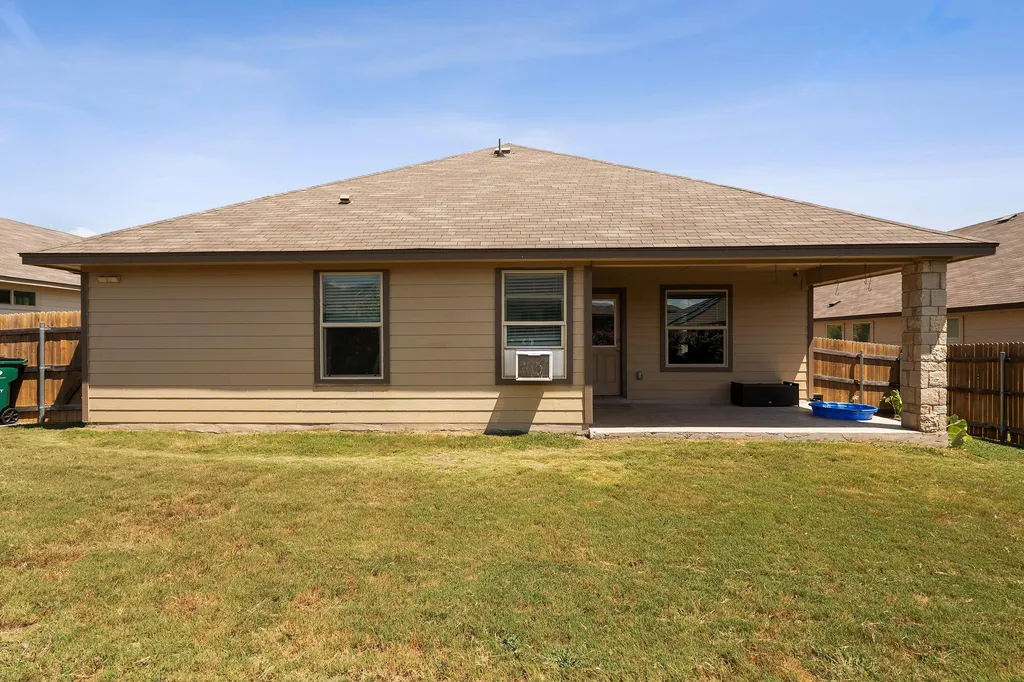 112 Pivot Drive Taylor TX 76574