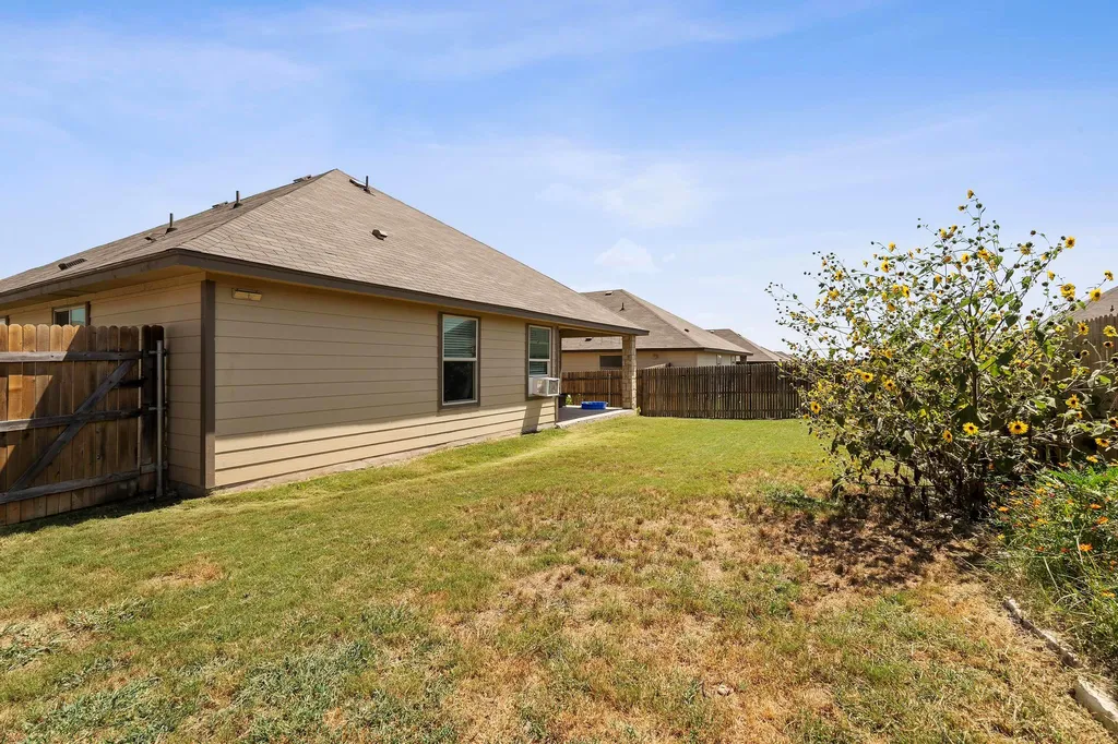 112 Pivot Drive Taylor TX 76574