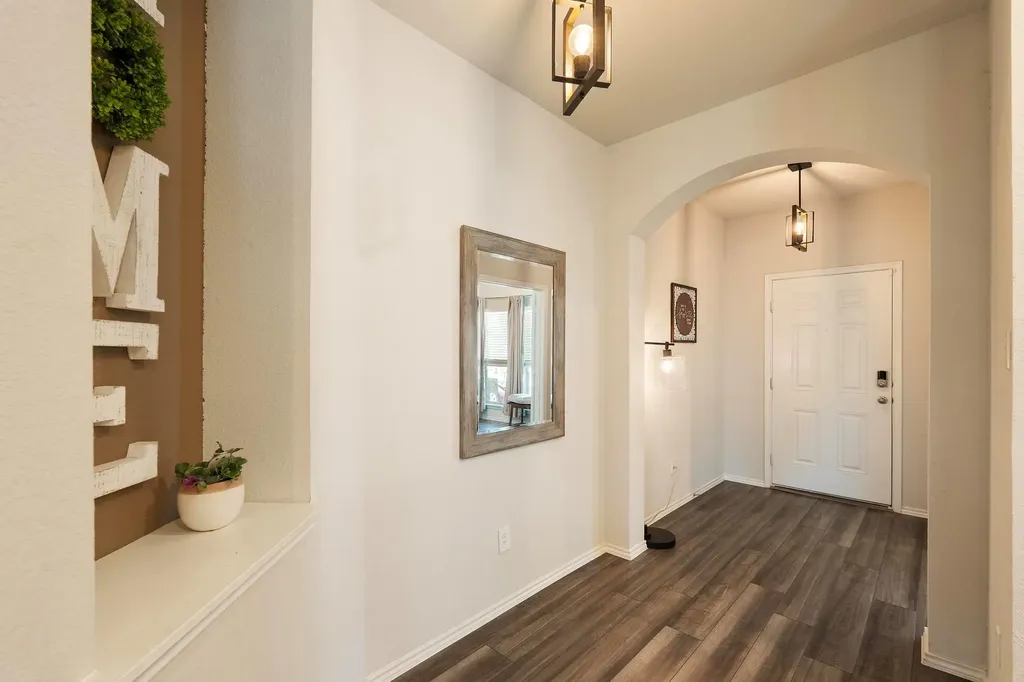 112 Pivot Drive Taylor TX 76574