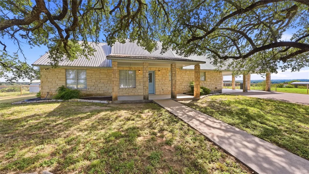 2992 County Road 2400 Lometa TX 76853