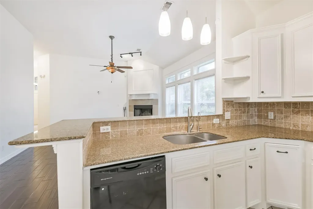 13118 Lazy Lane Willis TX 77318