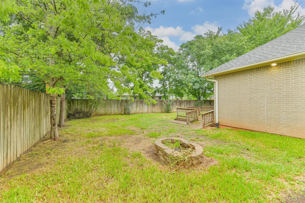 13118 Lazy Lane Willis TX 77318