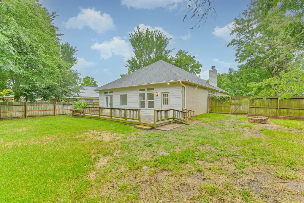 13118 Lazy Lane Willis TX 77318