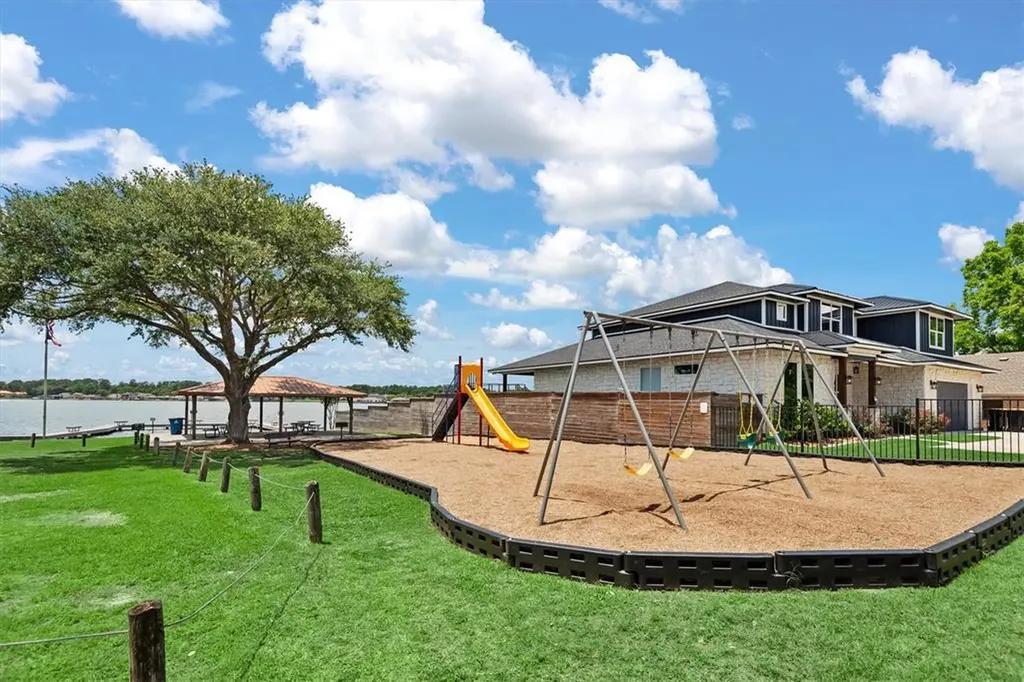 13118 Lazy Lane Willis TX 77318