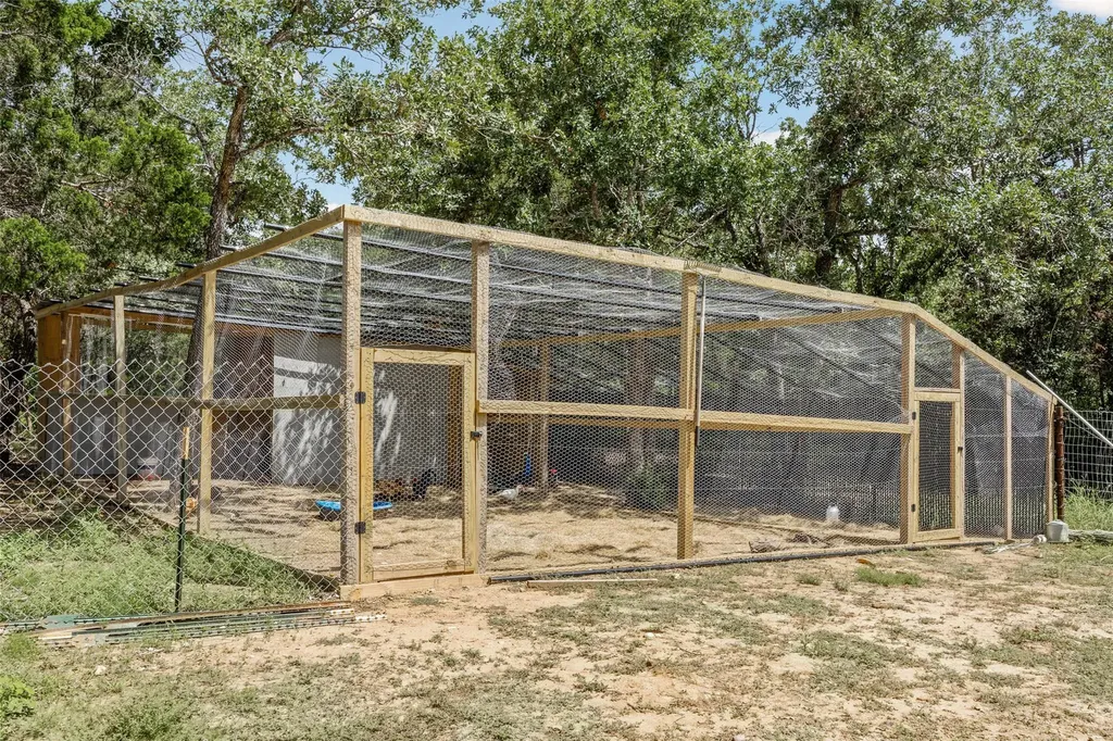 564 Boyd Road Red Rock TX 78662