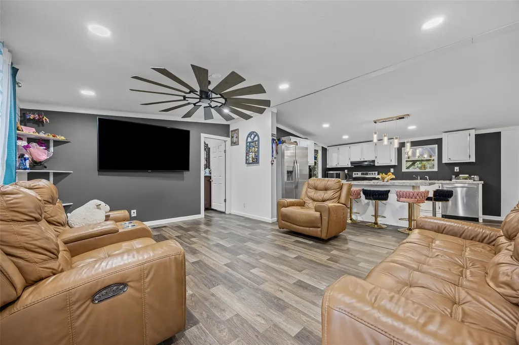 564 Boyd Road Red Rock TX 78662
