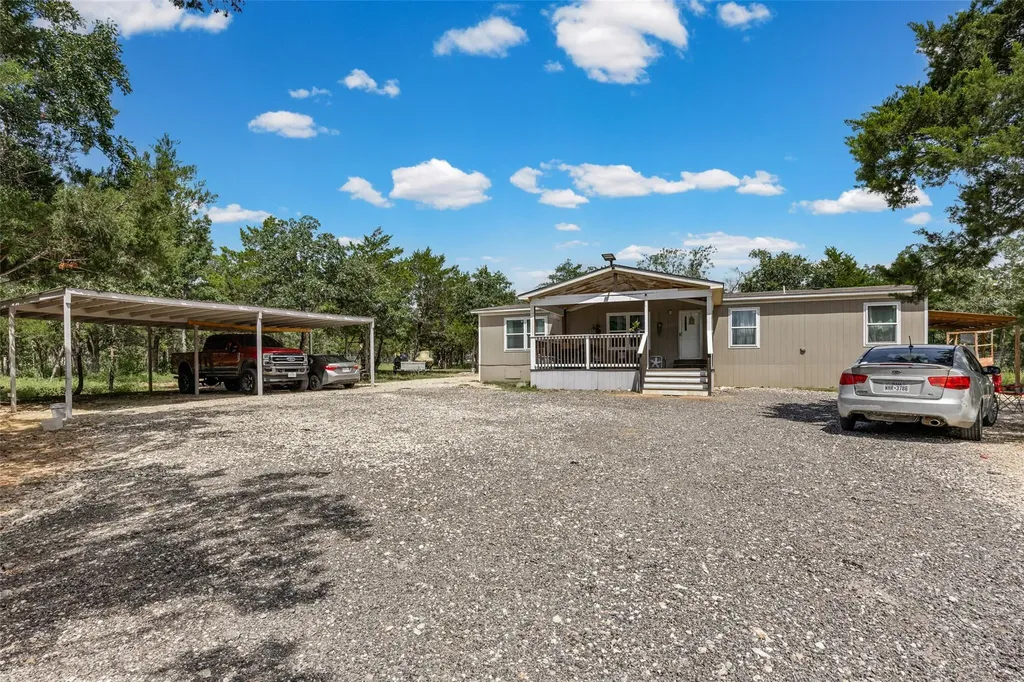 564 Boyd Road Red Rock TX 78662