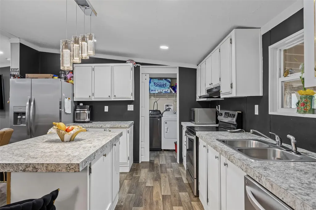 564 Boyd Road Red Rock TX 78662