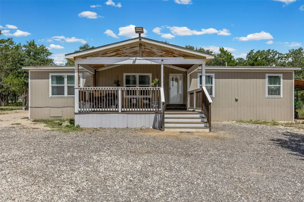 564 Boyd Road Red Rock TX 78662