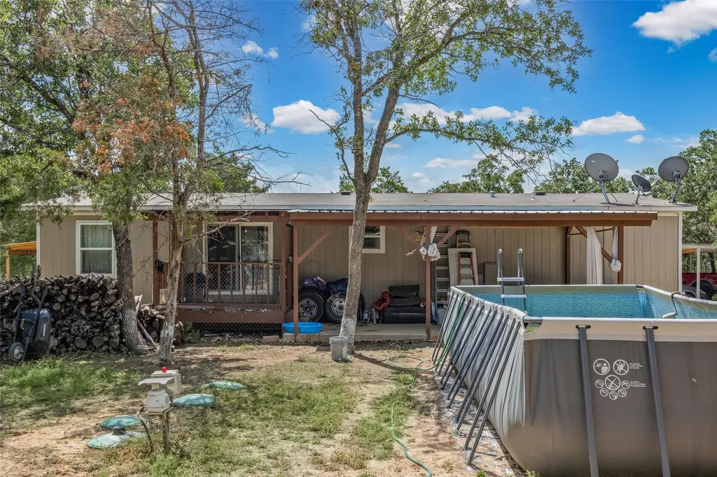 564 Boyd Road Red Rock TX 78662