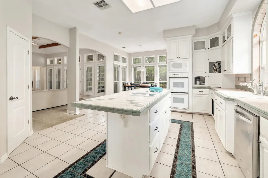 286 Arbors Circle Elgin TX 78621