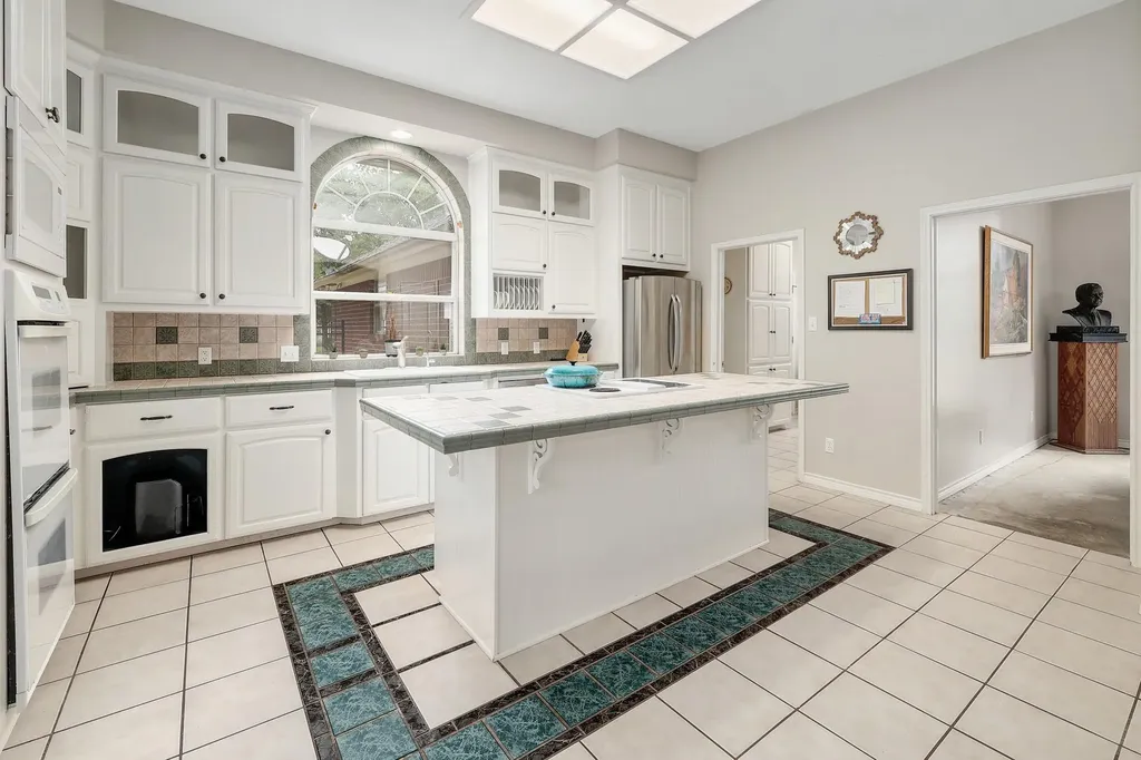 286 Arbors Circle Elgin TX 78621