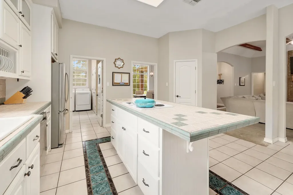 286 Arbors Circle Elgin TX 78621