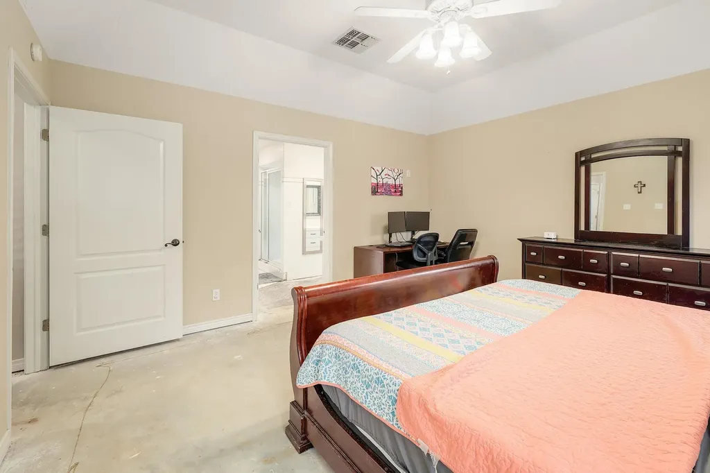 286 Arbors Circle Elgin TX 78621