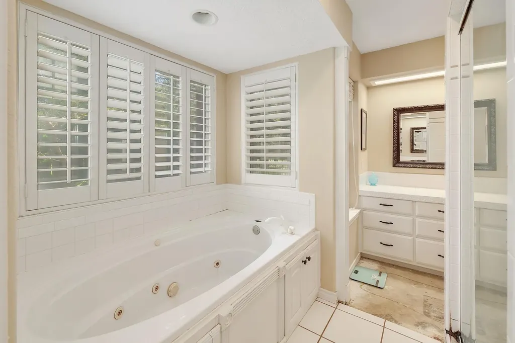 286 Arbors Circle Elgin TX 78621