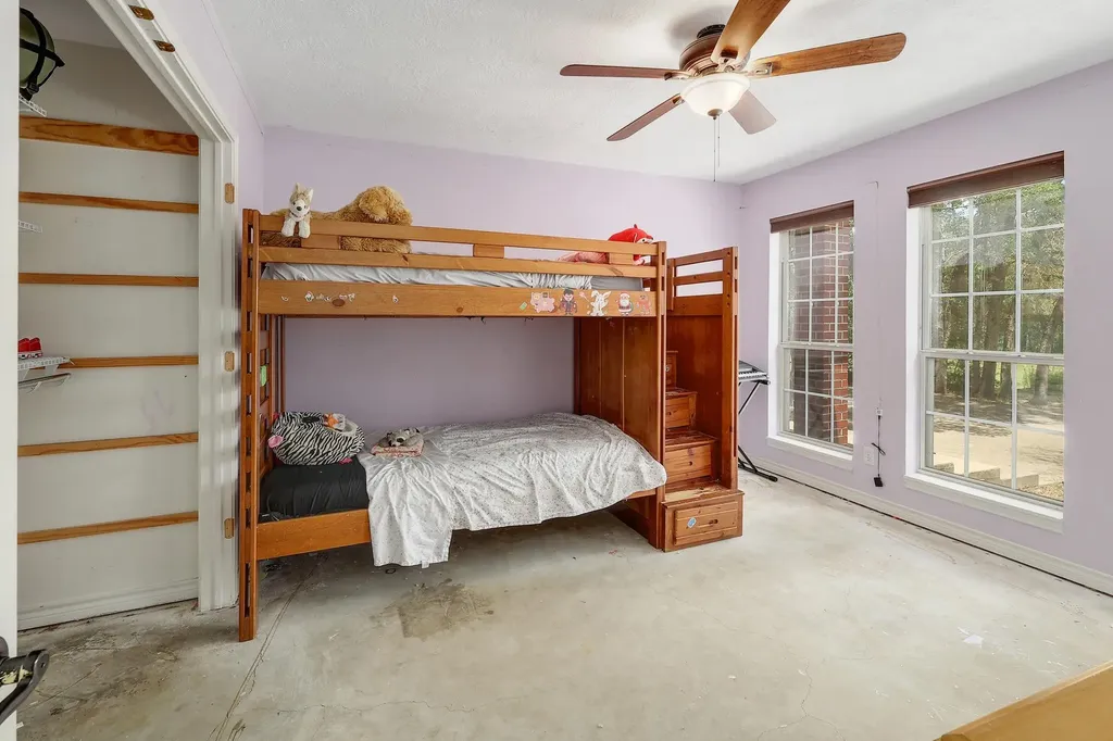 286 Arbors Circle Elgin TX 78621