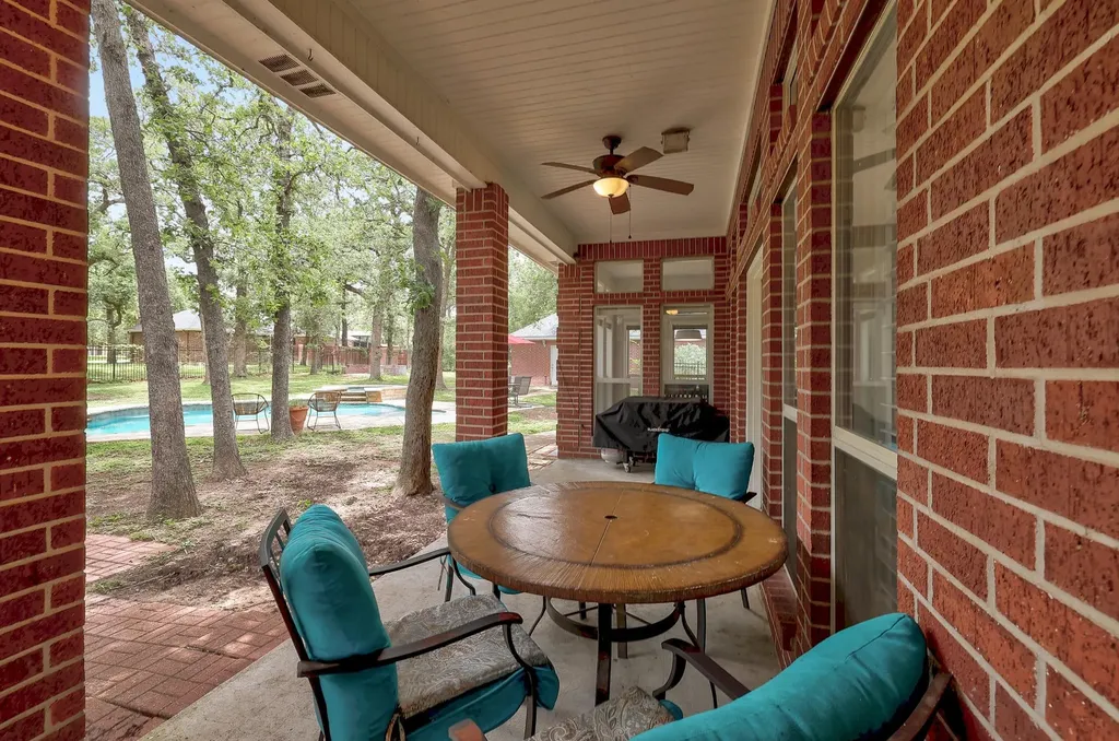 286 Arbors Circle Elgin TX 78621