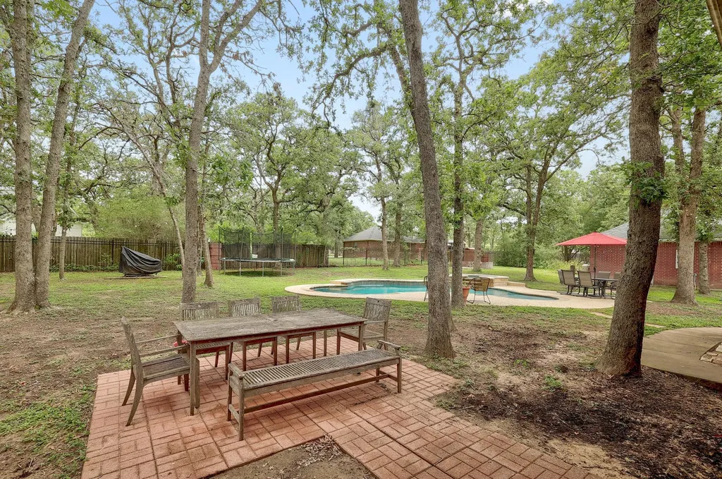 286 Arbors Circle Elgin TX 78621