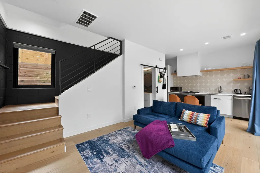 1206 Luna Street Austin TX 78721