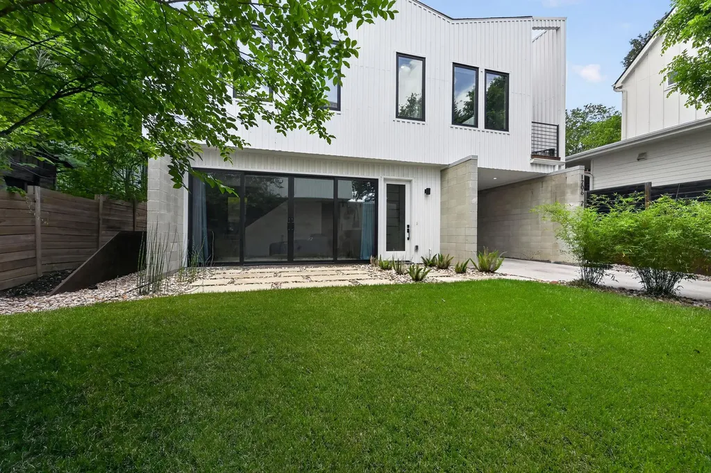 1206 Luna Street Austin TX 78721