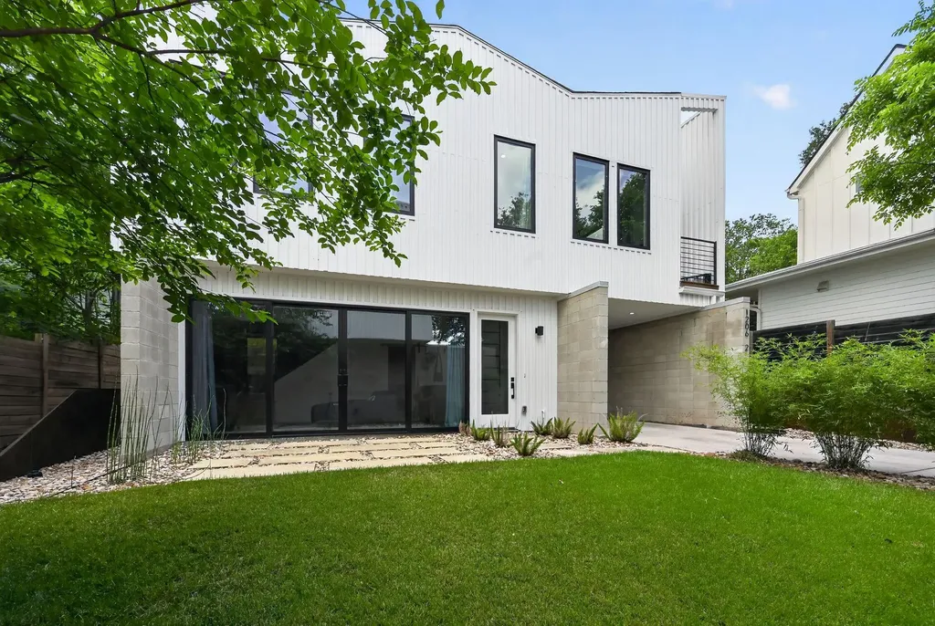 1206 Luna Street Austin TX 78721