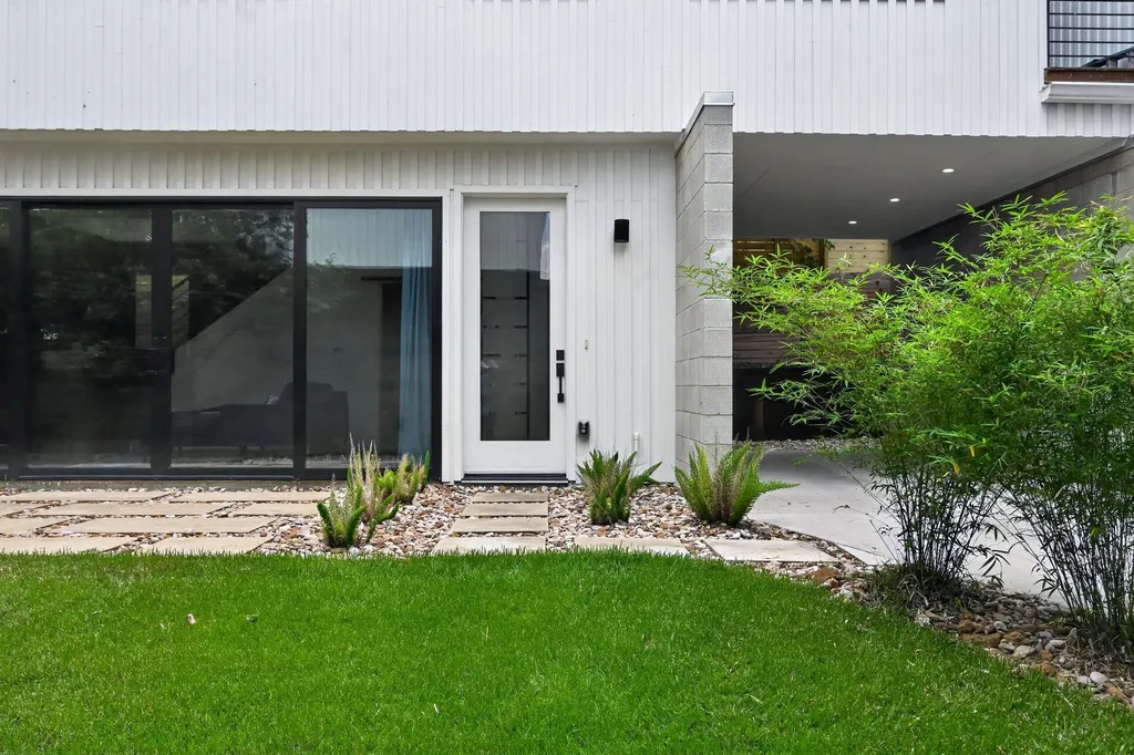 1206 Luna Street Austin TX 78721