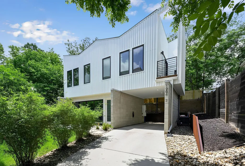 1206 Luna Street Austin TX 78721