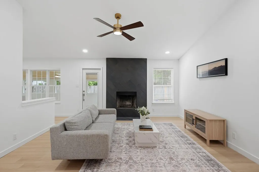 6804 Meadow Run Austin TX 78745