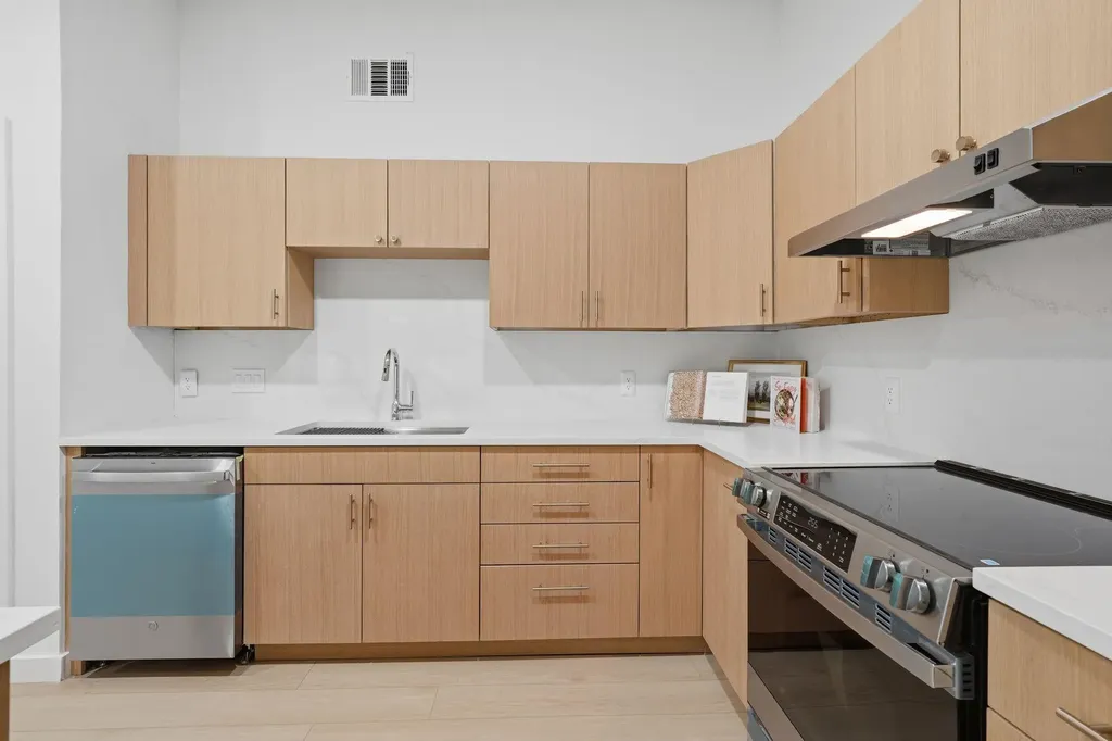 6804 Meadow Run Austin TX 78745