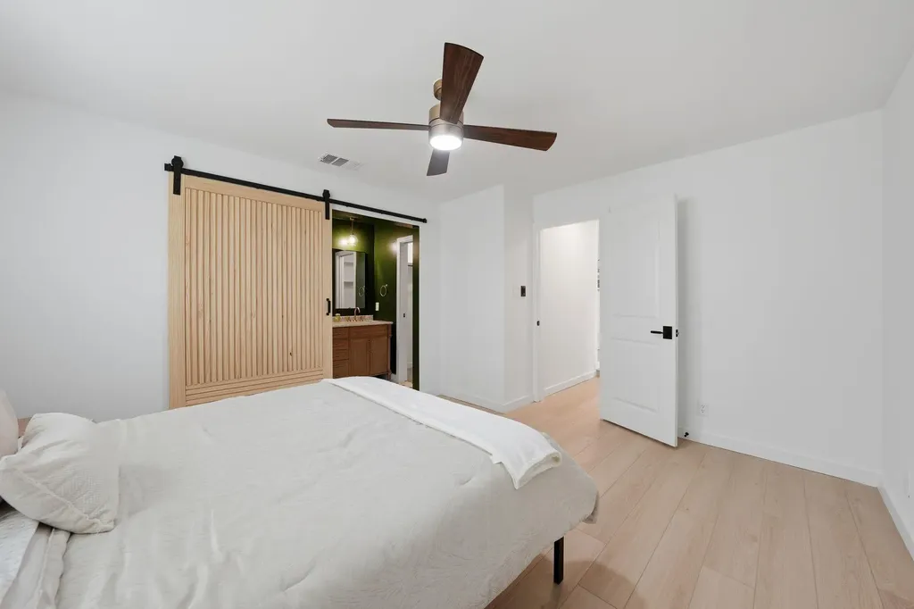 6804 Meadow Run Austin TX 78745