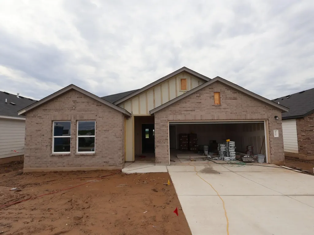 12304 Setting Peak Lane Buda TX 78610