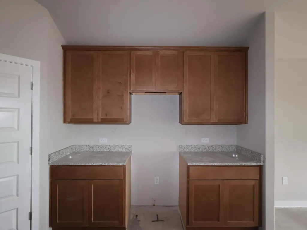 12304 Setting Peak Lane Buda TX 78610