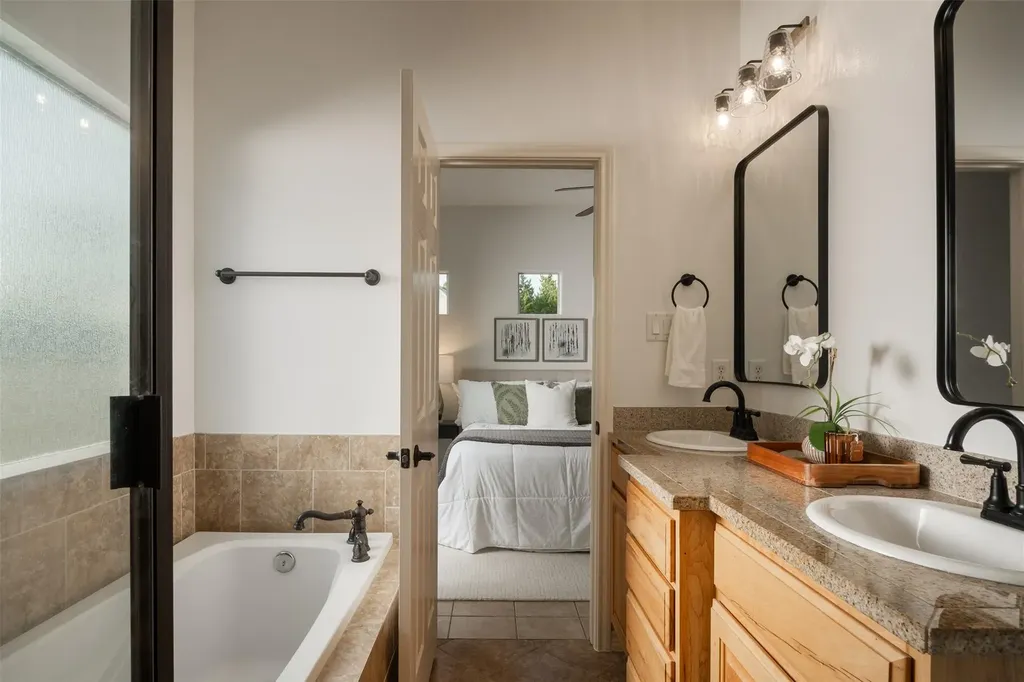 1816 Spring Valley Drive Dripping Springs TX 78620